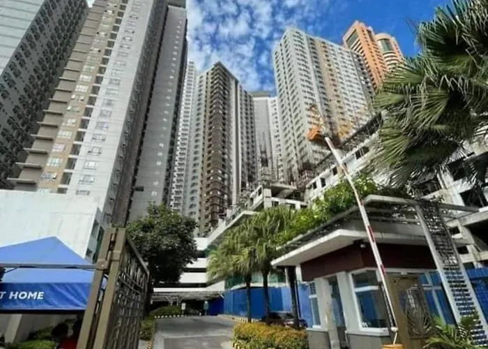 Aparthotel Cozy 1br Pioneer Woodland Sm Light Boni Mandaluyong 4*